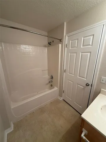 upstairs hall bath