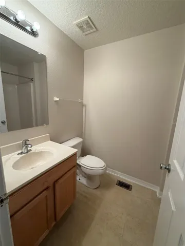 upstairs hall bath