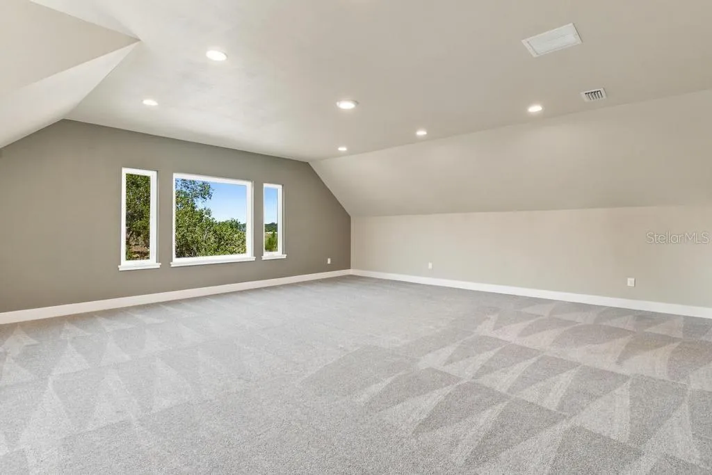 Fabolous elevated views of lake from family bonus room!