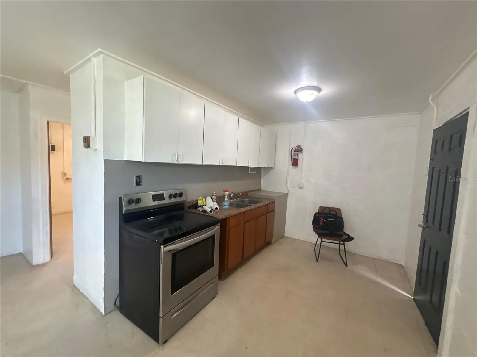 Unit B Vacant