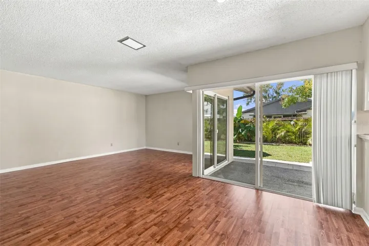 Living/dining area