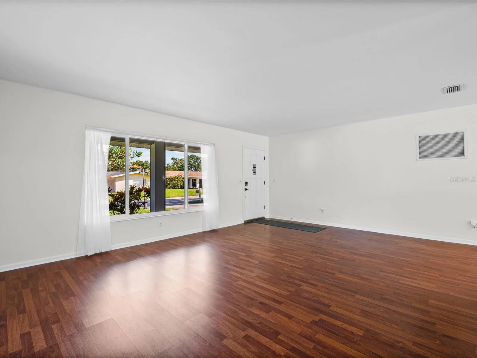 Spacious Family Room