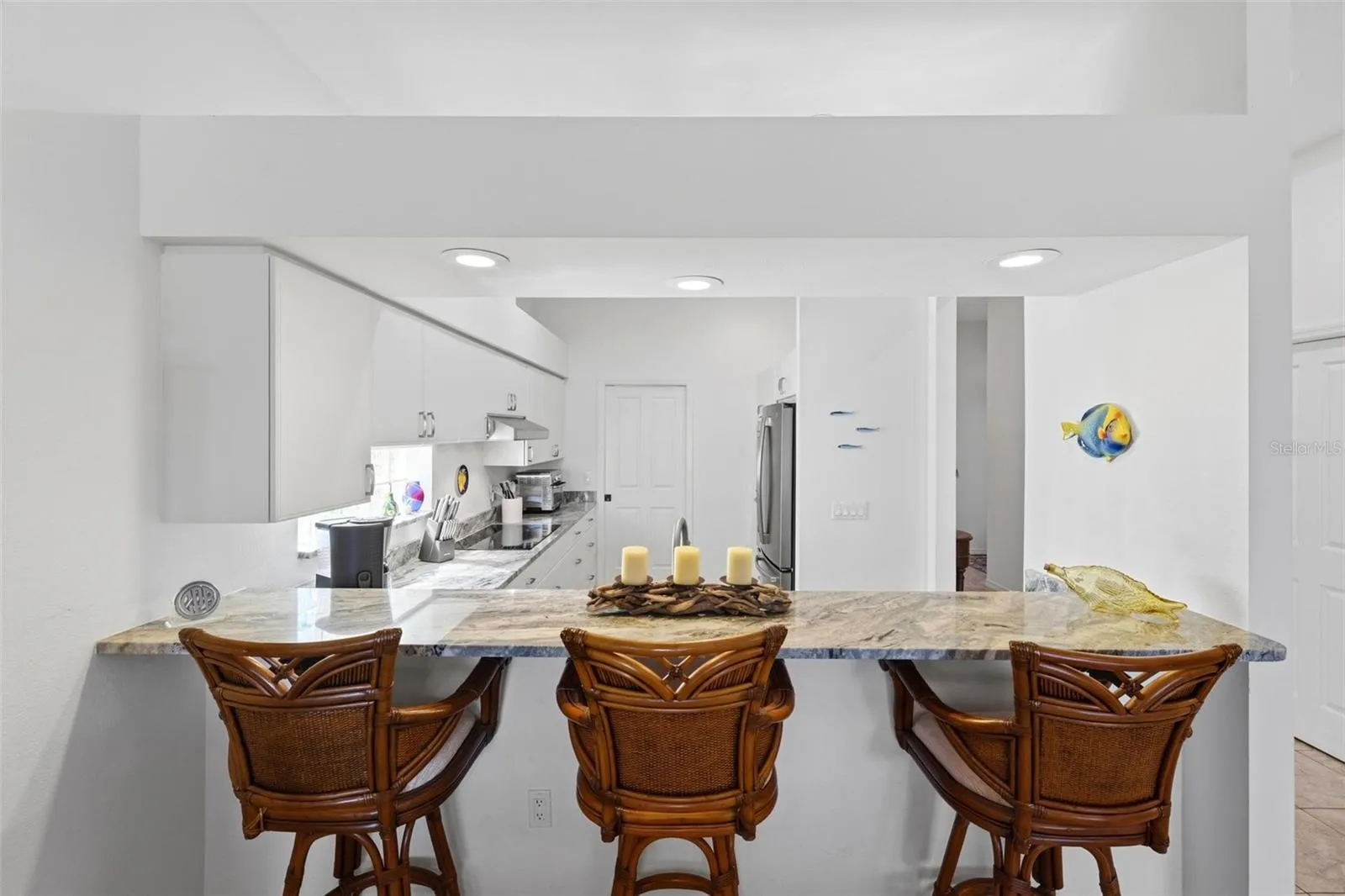 Breakfast bar