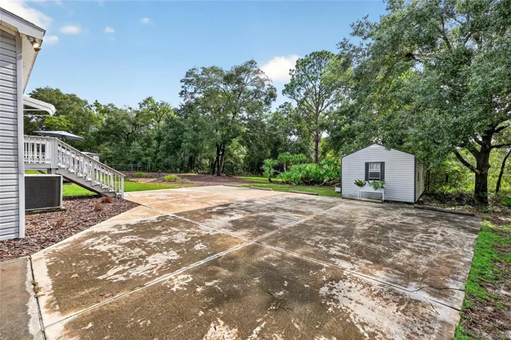 Expansive parking pad