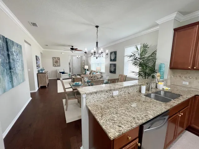 Kitchen / Dining