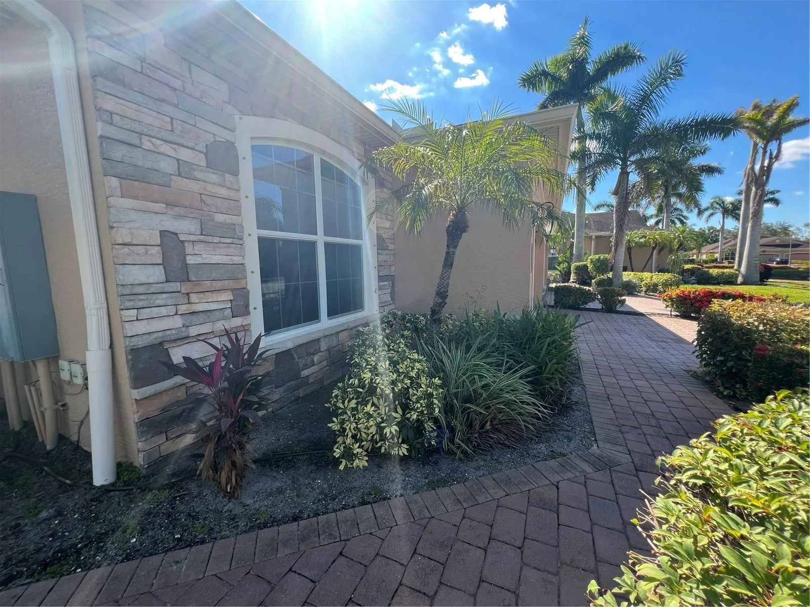 Walkway from Driveway