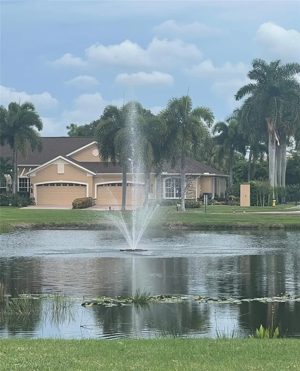 Fountain: Center Stage