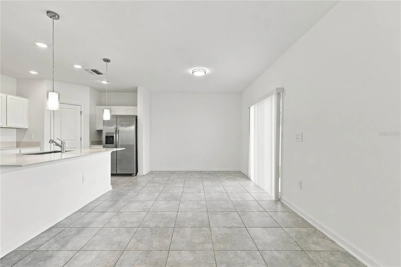 Kitchen with Breakfast Bar