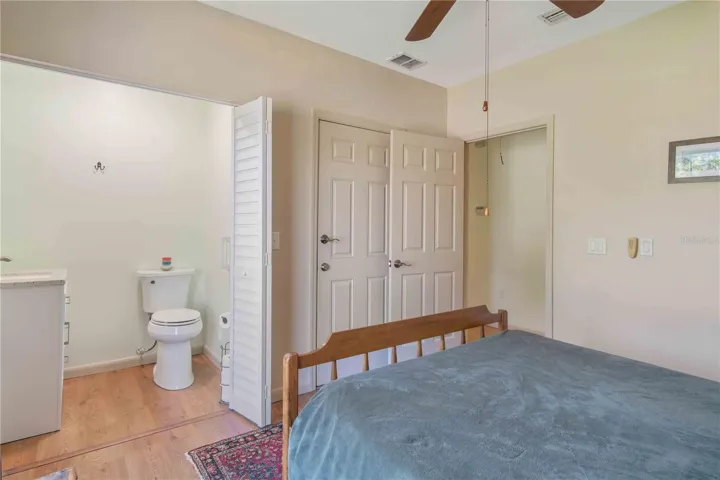 Guest bedroom #1