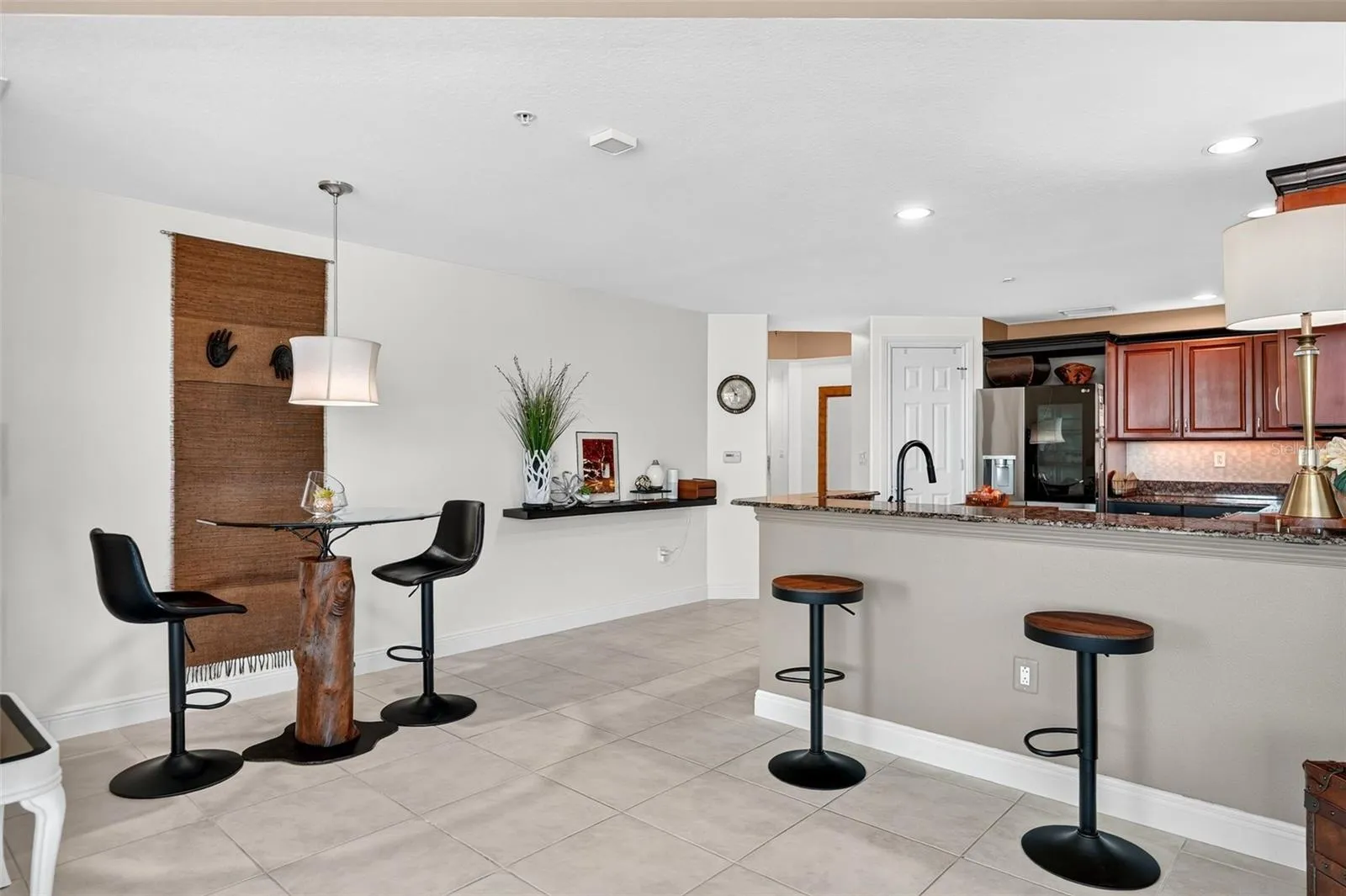 Kitchen/Breakfast Nook