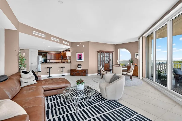 Living/Dining Room