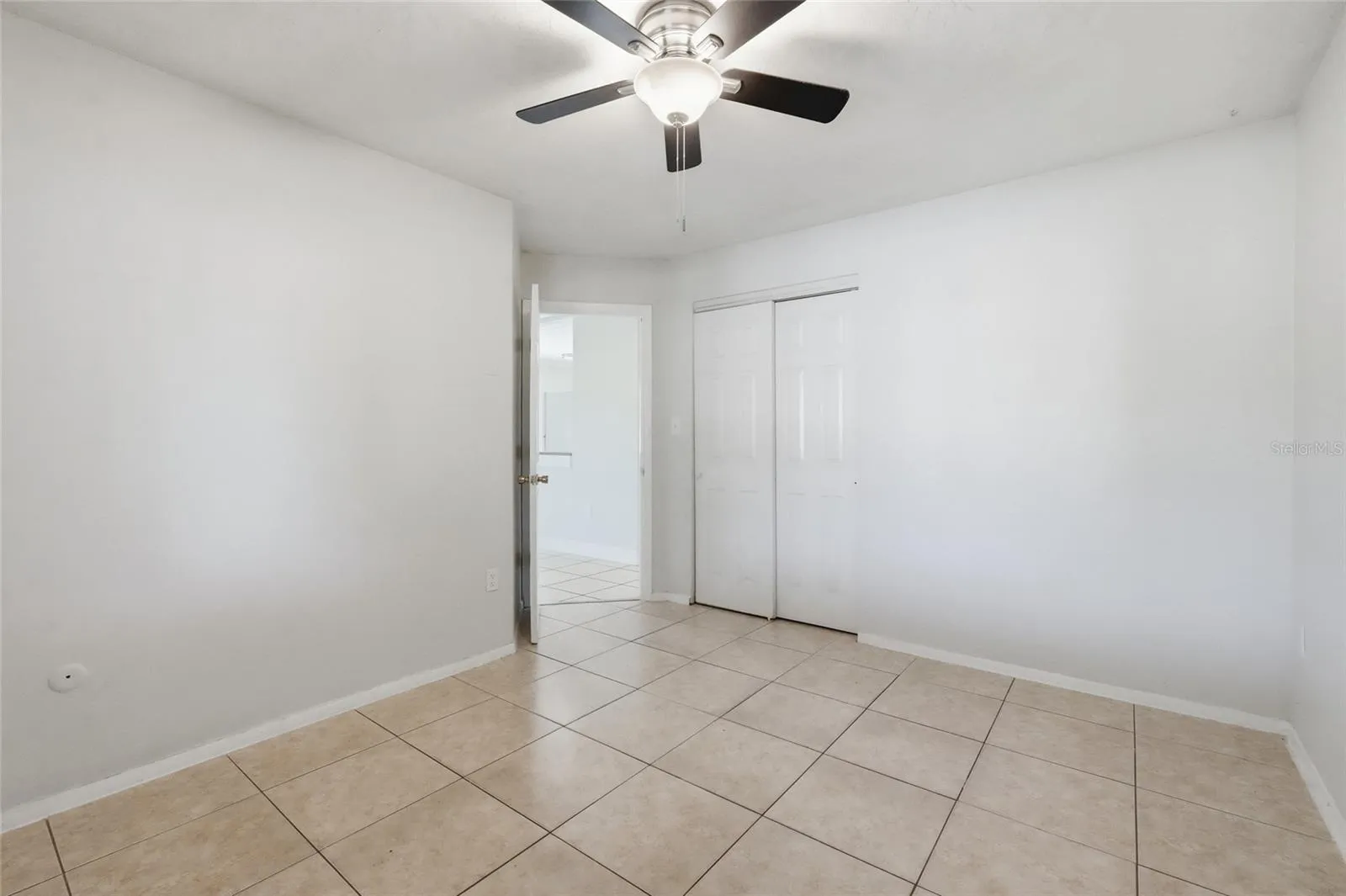 Bedroom 2418