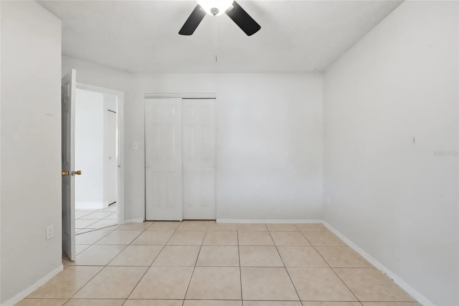 Bedroom 2418