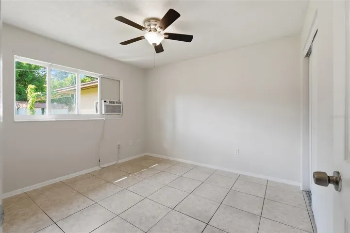 Bedroom 2418