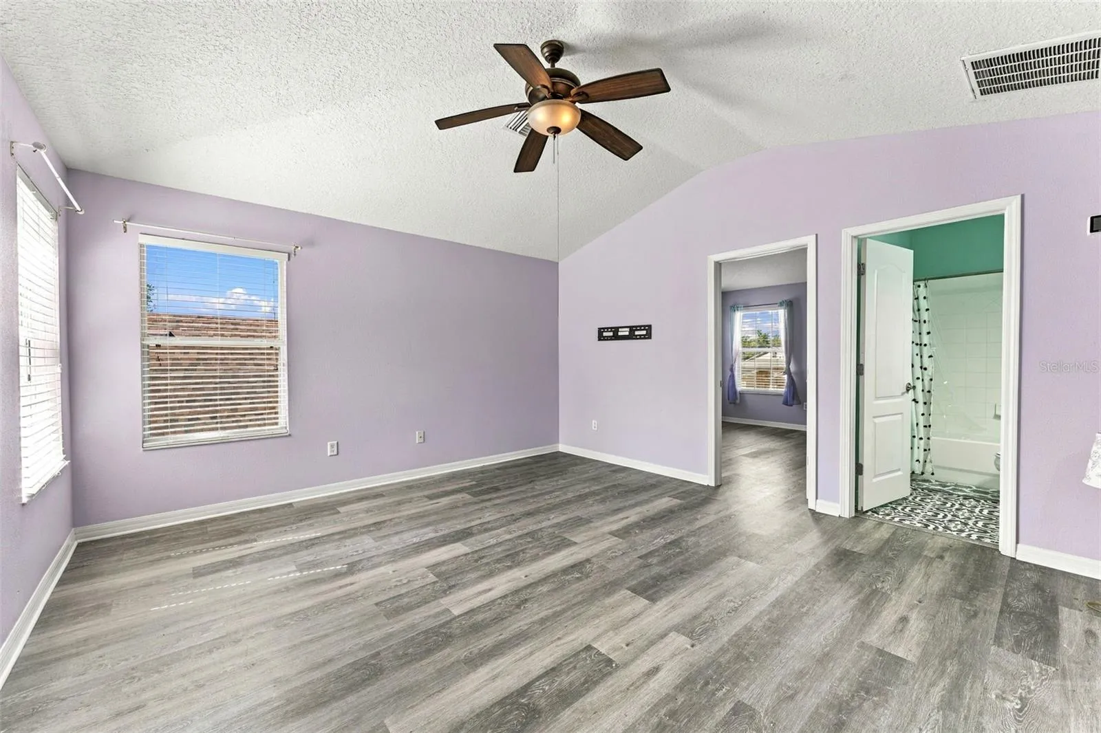 Entertainment/ Loft