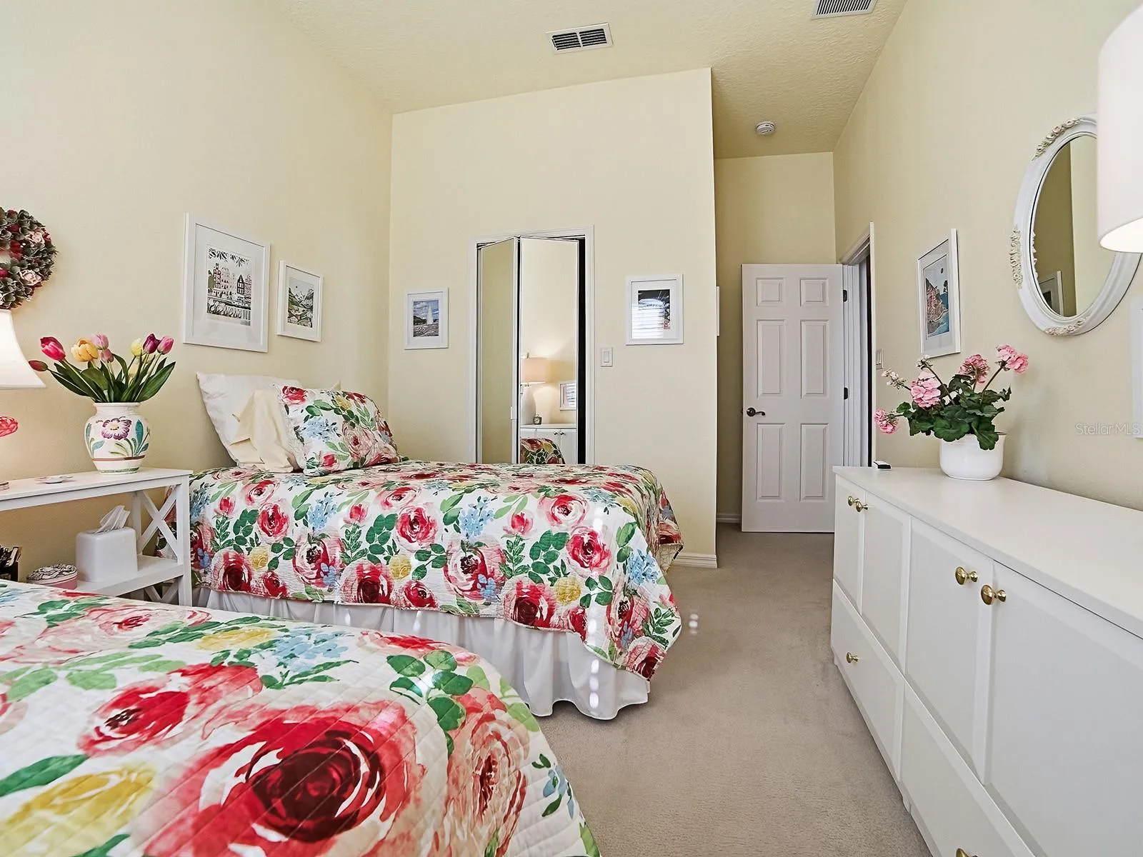 2nd Guest bedroom