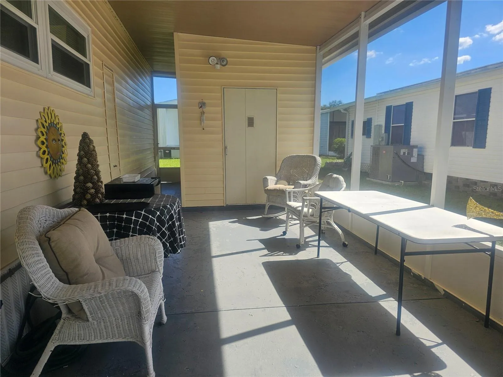 Screened Porch & Shed