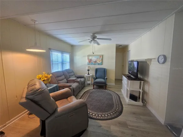 Sitting/Dining Area