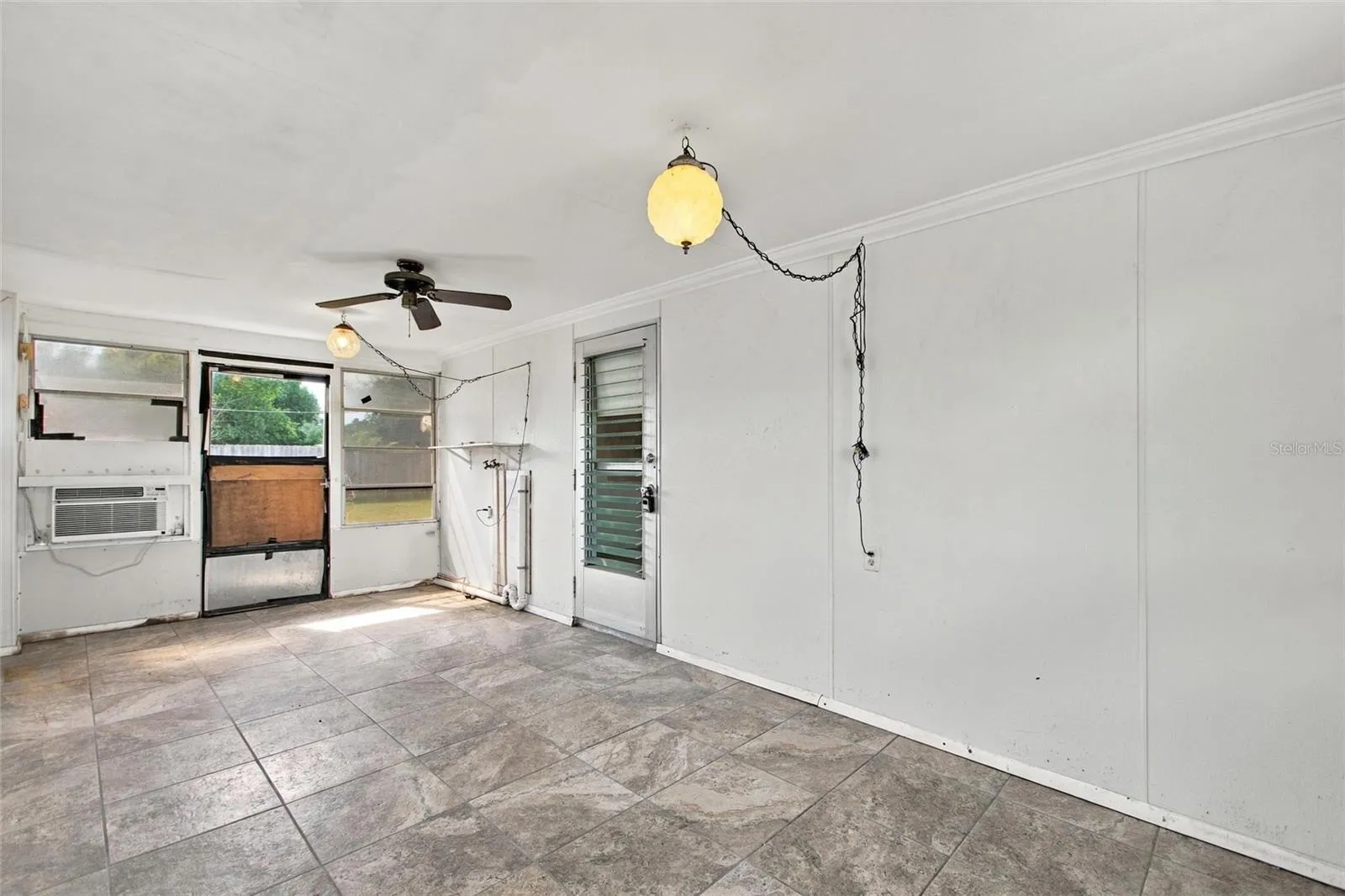 Enclosed Screen porch