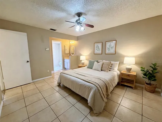 PRIMARY BEDROOM (VIRTUALLY STAGED)