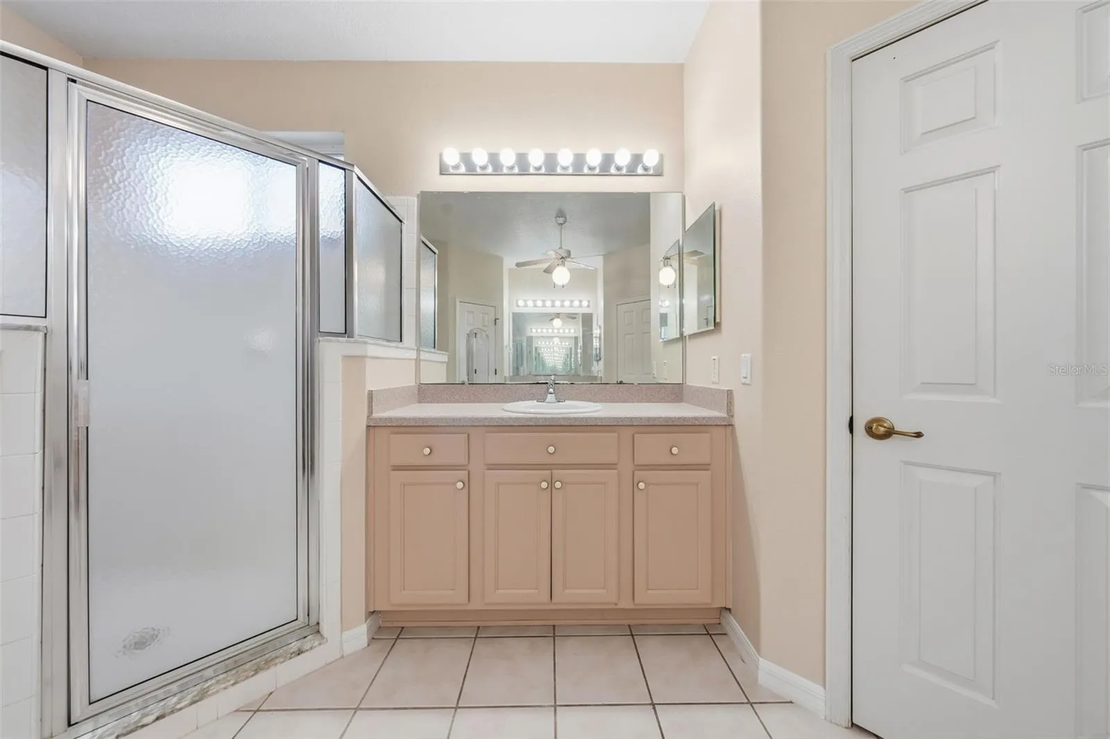 Primary Bathroom with separate Vanities - #2