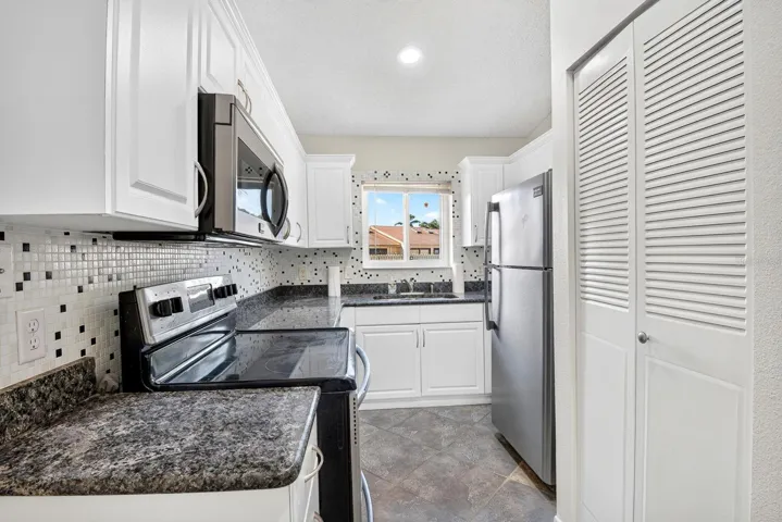 Kitchen facing in to the front