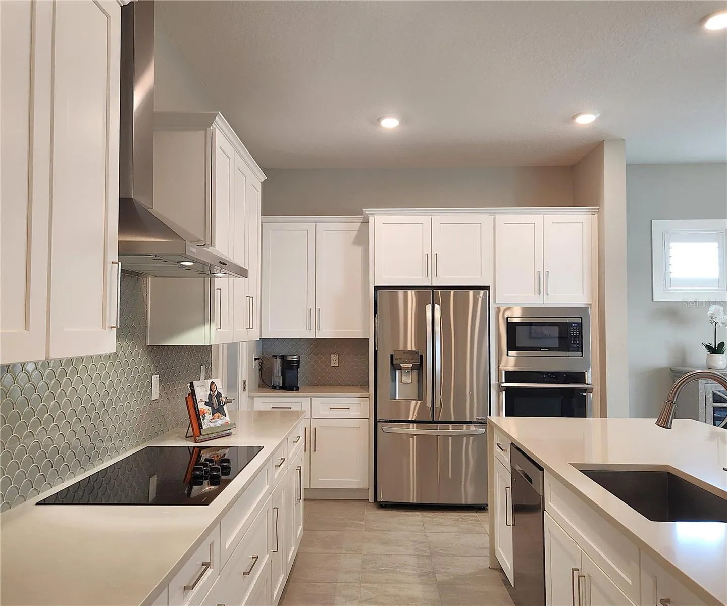 External Vent, Quartz Countertops