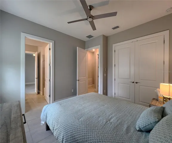 Guest Bedroom #2, Jack-n-Jill Bathroom
