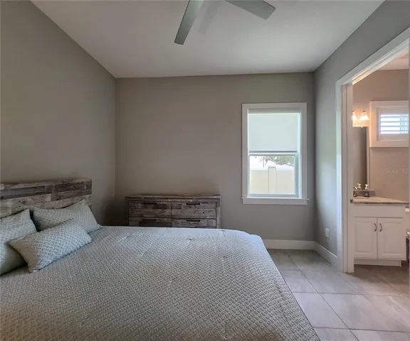 Guest Bedroom #2, Jack-n-Jill Bathroom