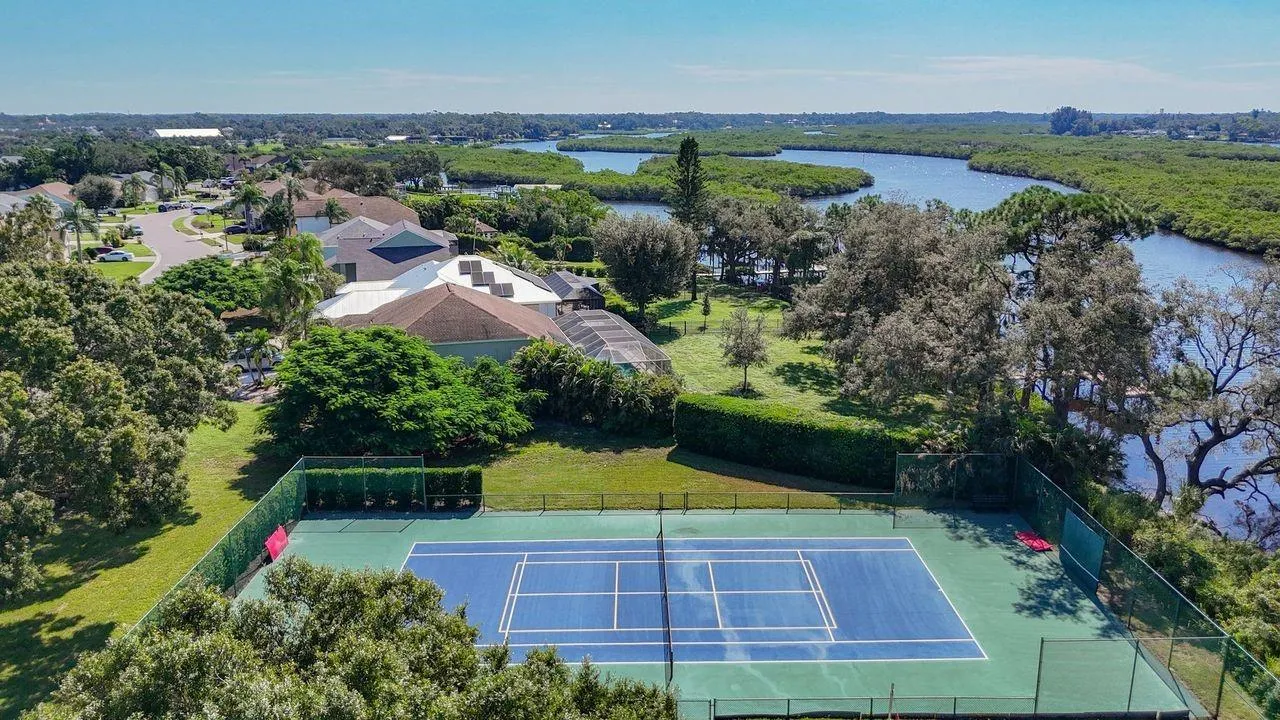 Pickleball/Tennis court