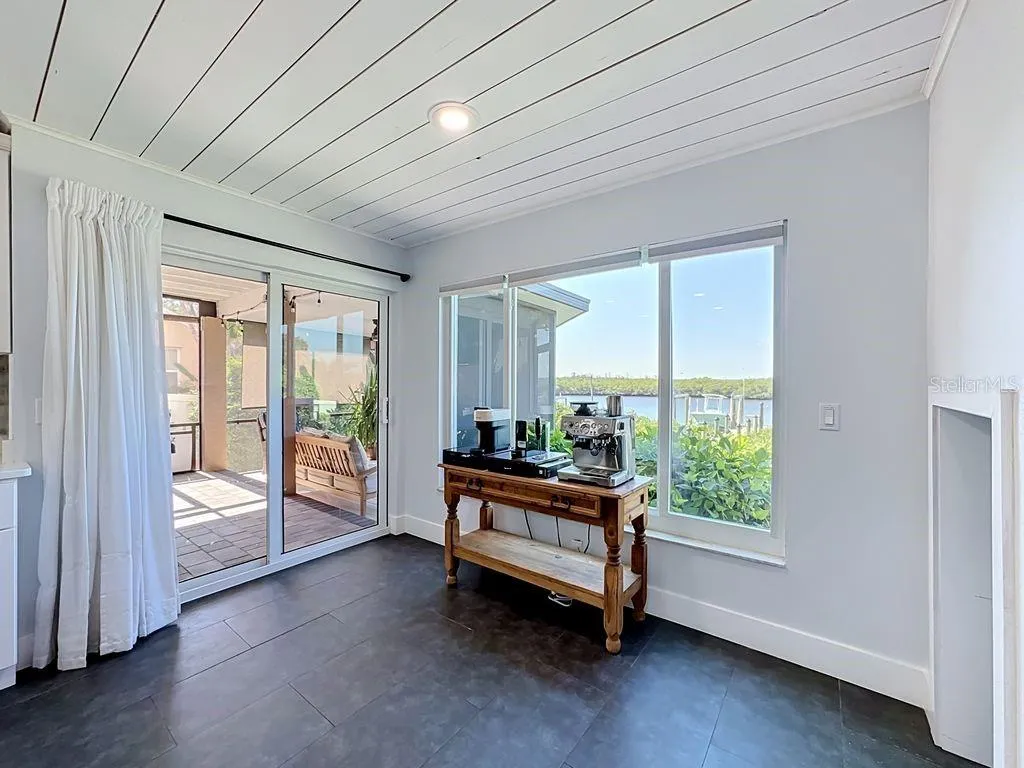 Breakfast nook