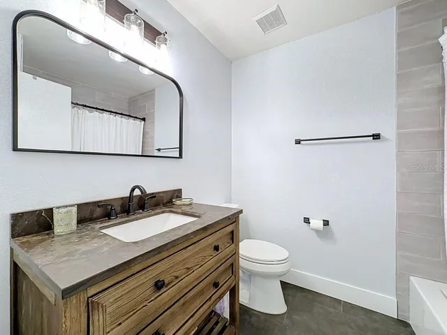 Upstairs Full Bath