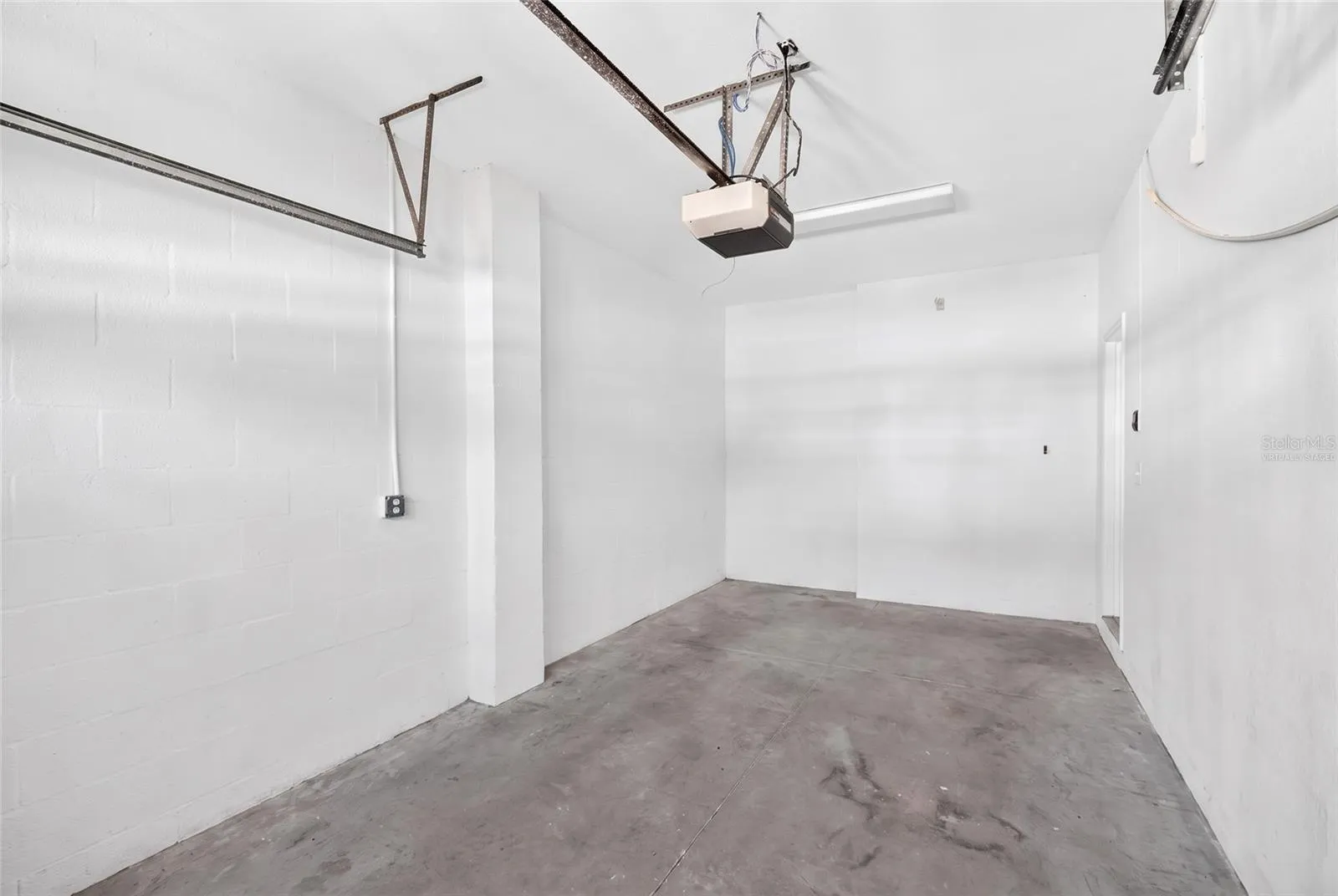 One car garage Virtually Staged