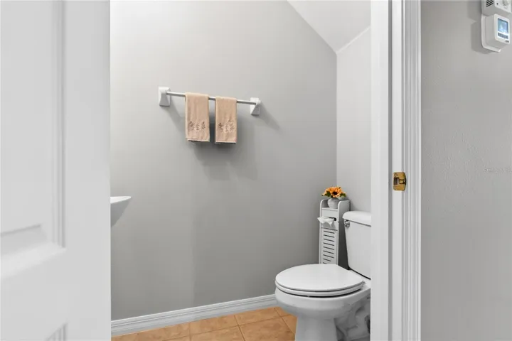 1/2 Bath