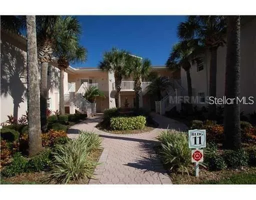 Courtyard/Unit located 2nd floor right set of stairs