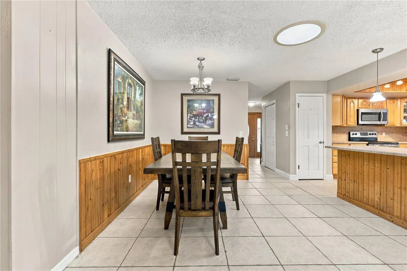 Kitchen nook