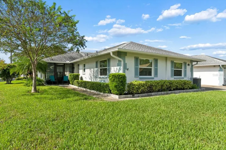 Corner unit with private walkway/entrance