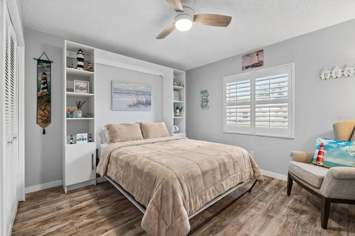 Second bedroom with murphy bed (conveys)