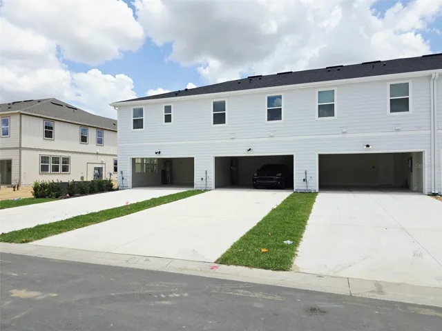 2 CAR GARAGE