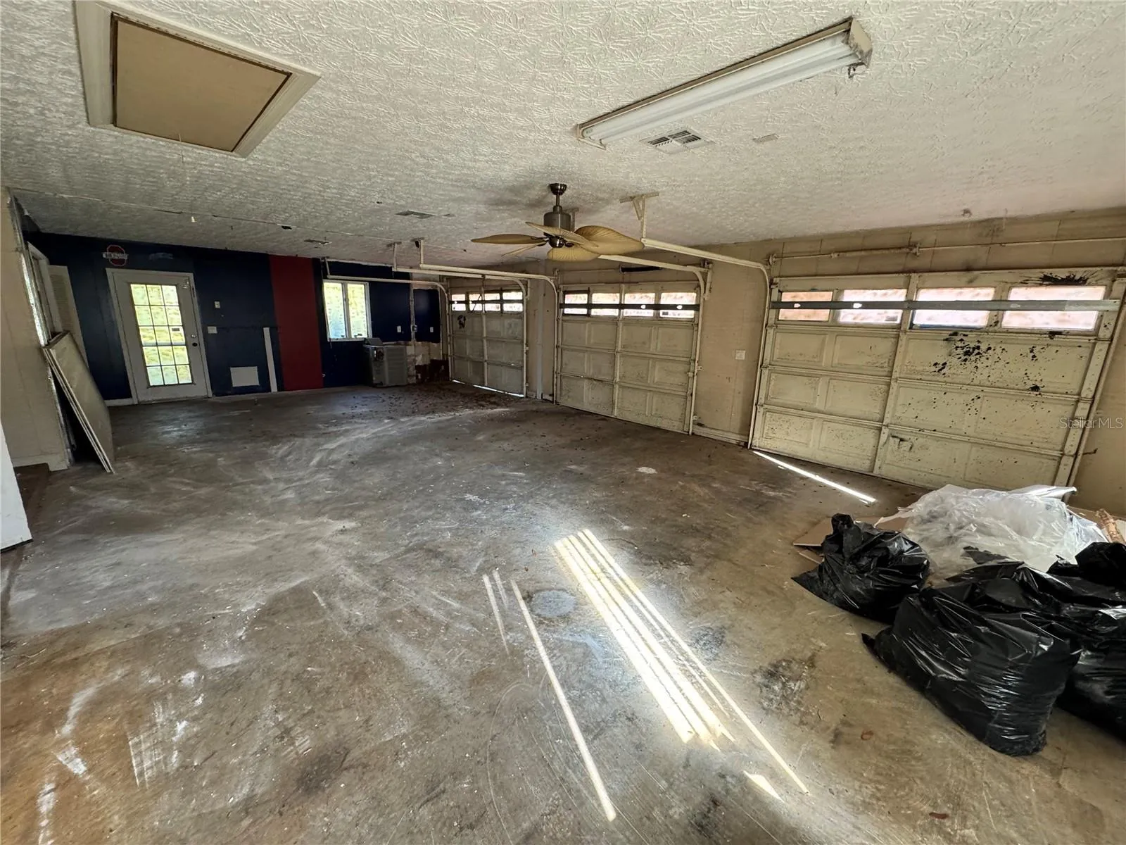 3 car garage