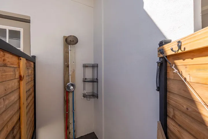hot and cold water in outside shower