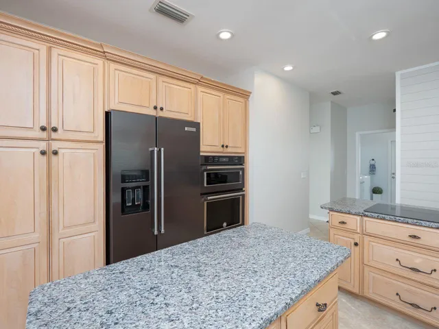 Lots of cabinet space in kitchen