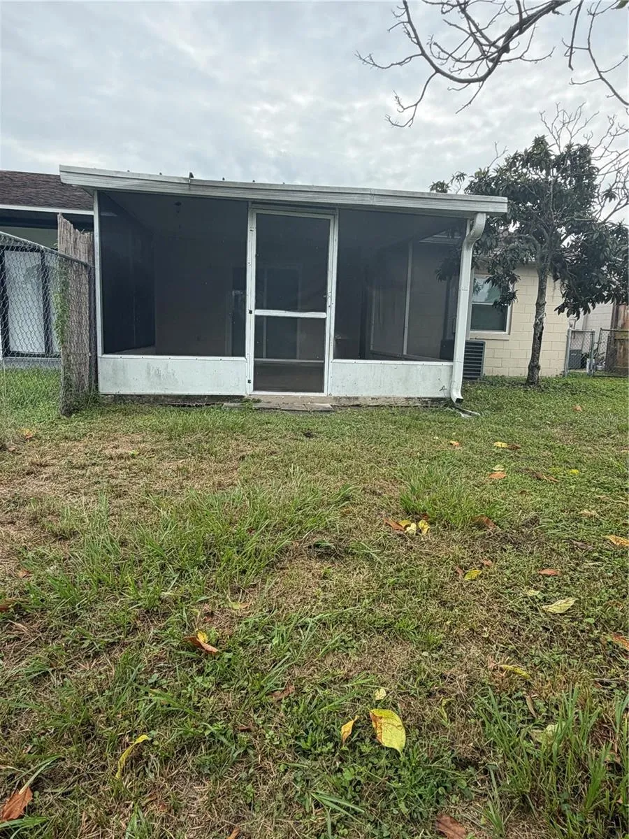 Screen rear porch