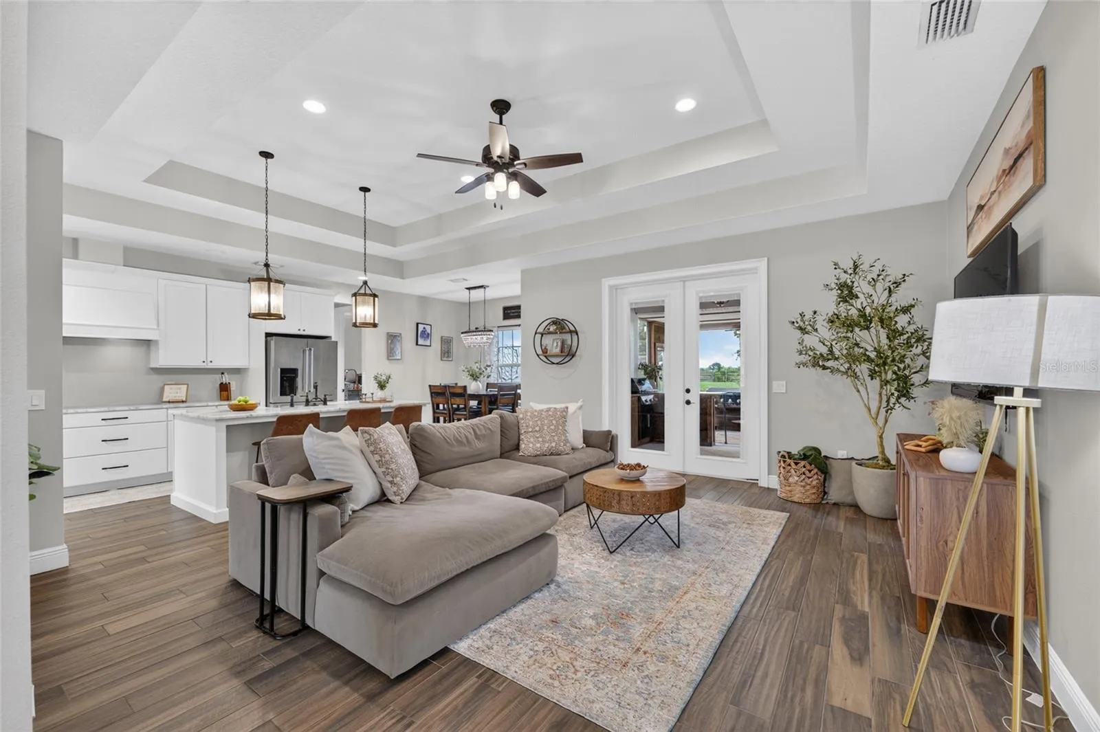 Great Room - Double Trey Ceiling