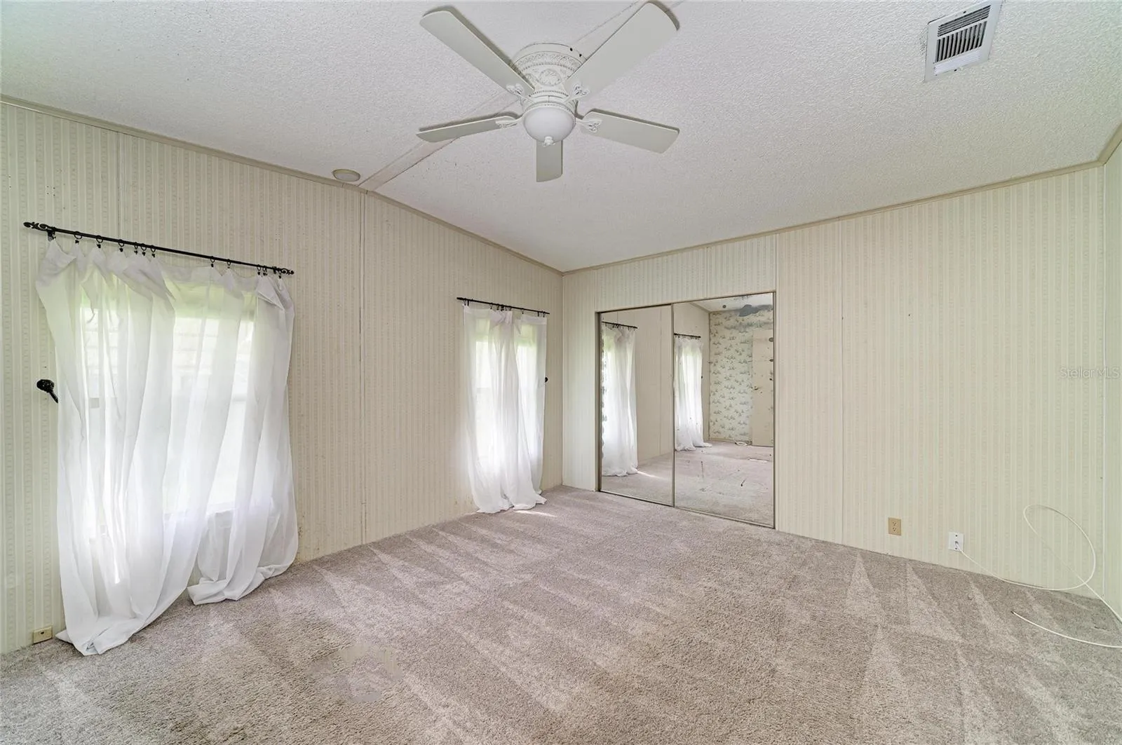Primary bedroom with good size walk-in closet