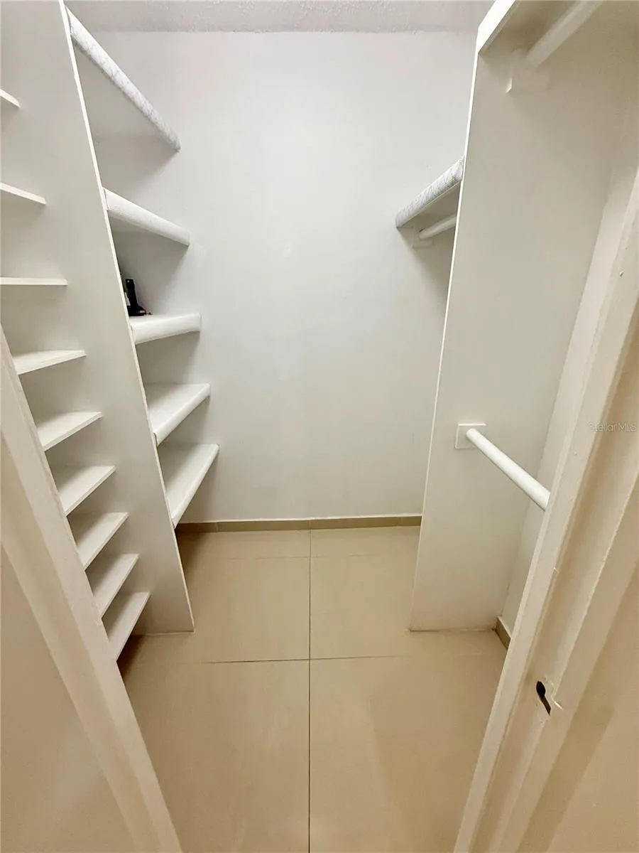 walking closet