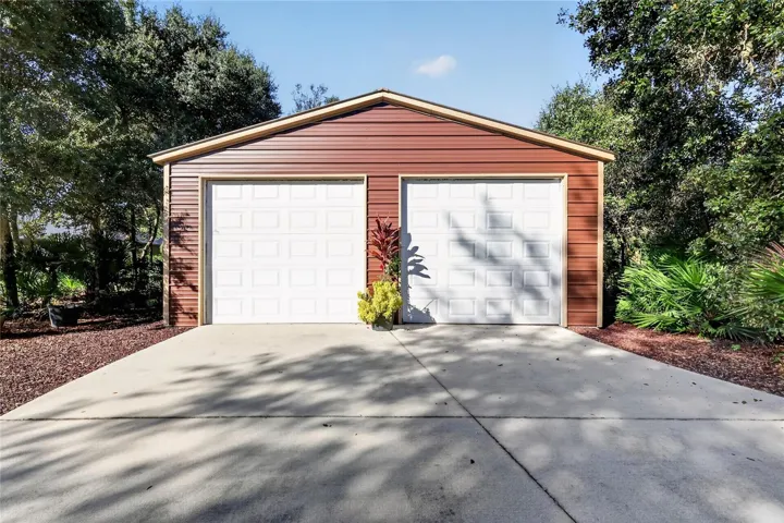 Detached Garage