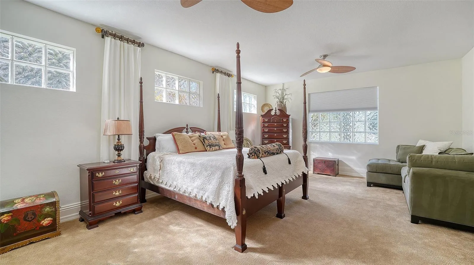 Extra Guest Room with King Bed