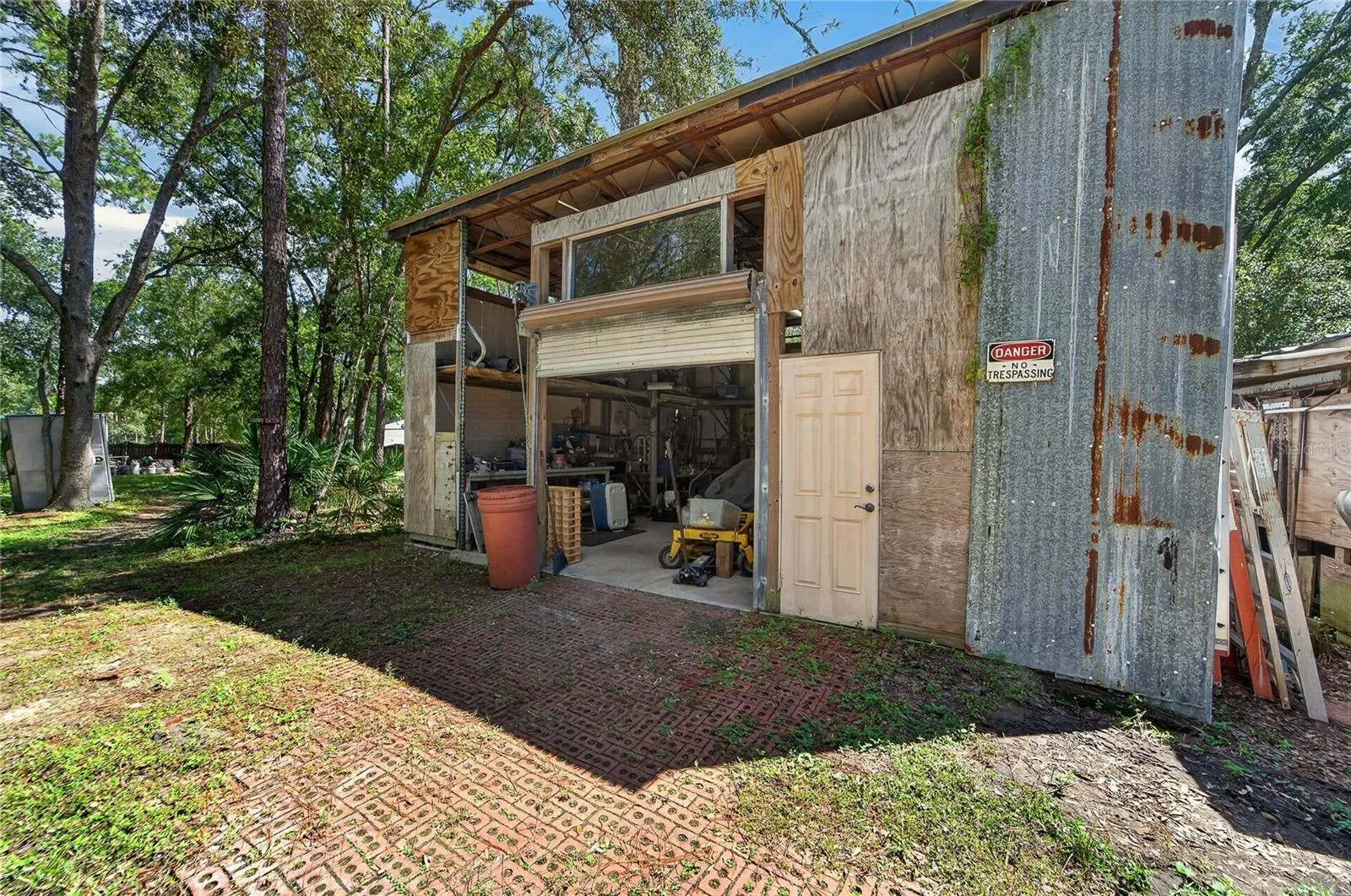 Rear shed/barn/shop