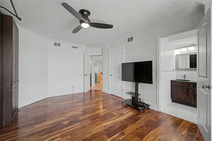 Second bedroom